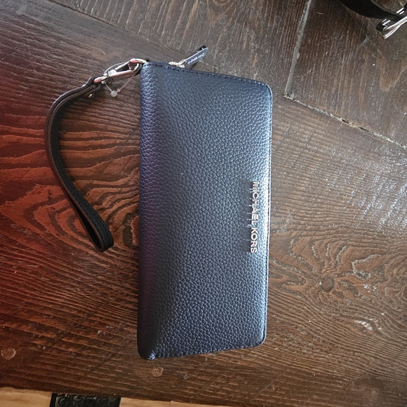 Michael Kors Black Leather Tote Bag - Picture 4 of 7